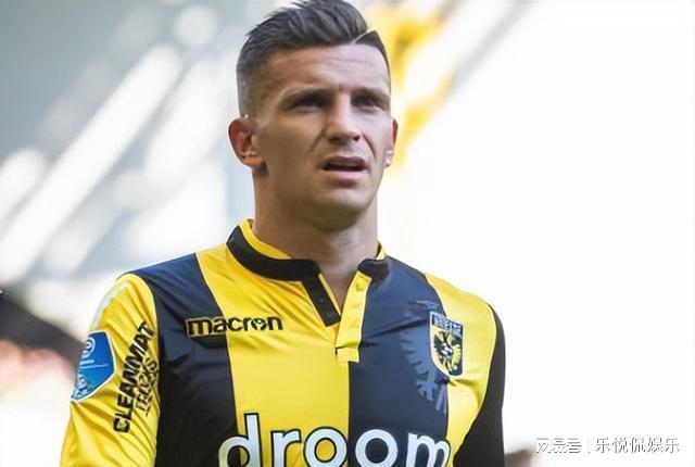 各自都在不 各自都在不