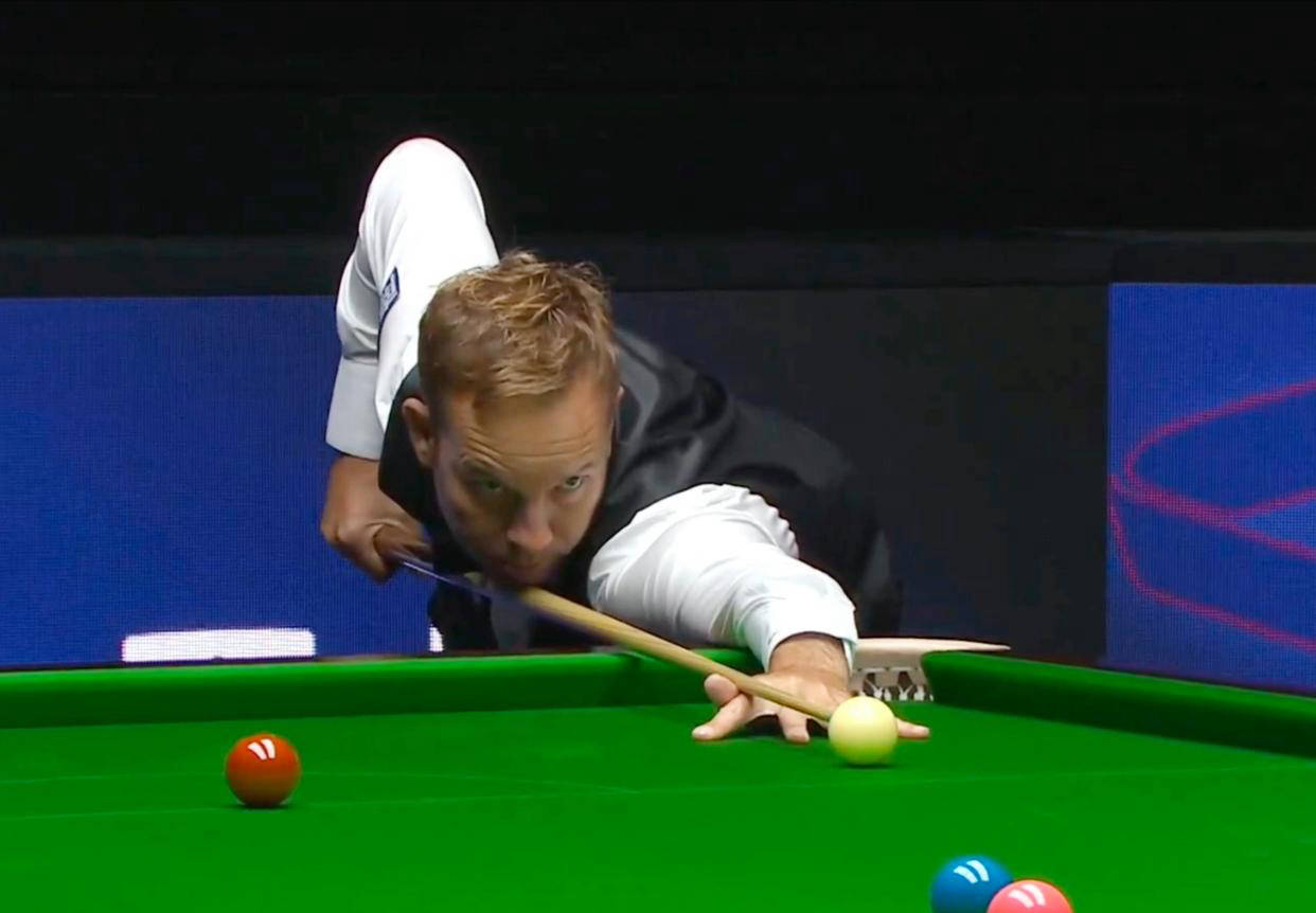 身低射破门 身低射破门